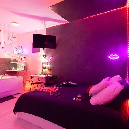 Love Room Avec Balneo 툴롱 외부 사진