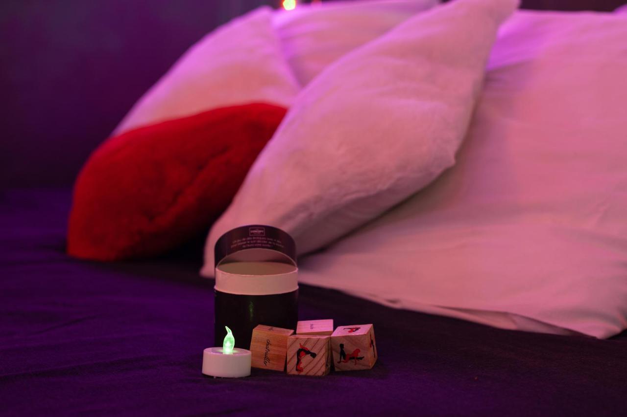 Love Room Avec Balneo 툴롱 외부 사진