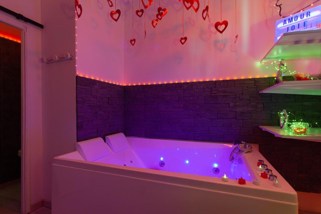 Love Room Avec Balneo 툴롱 외부 사진