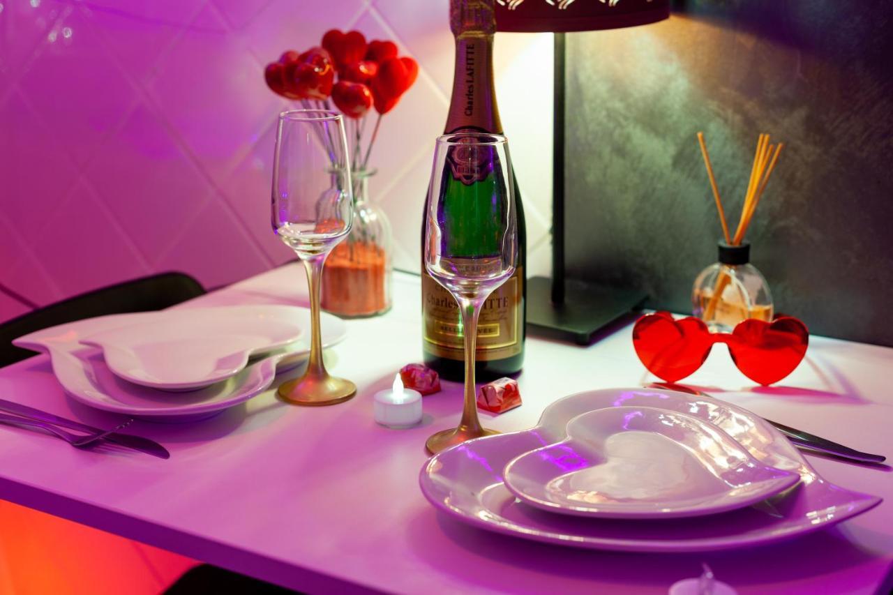 Love Room Avec Balneo 툴롱 외부 사진