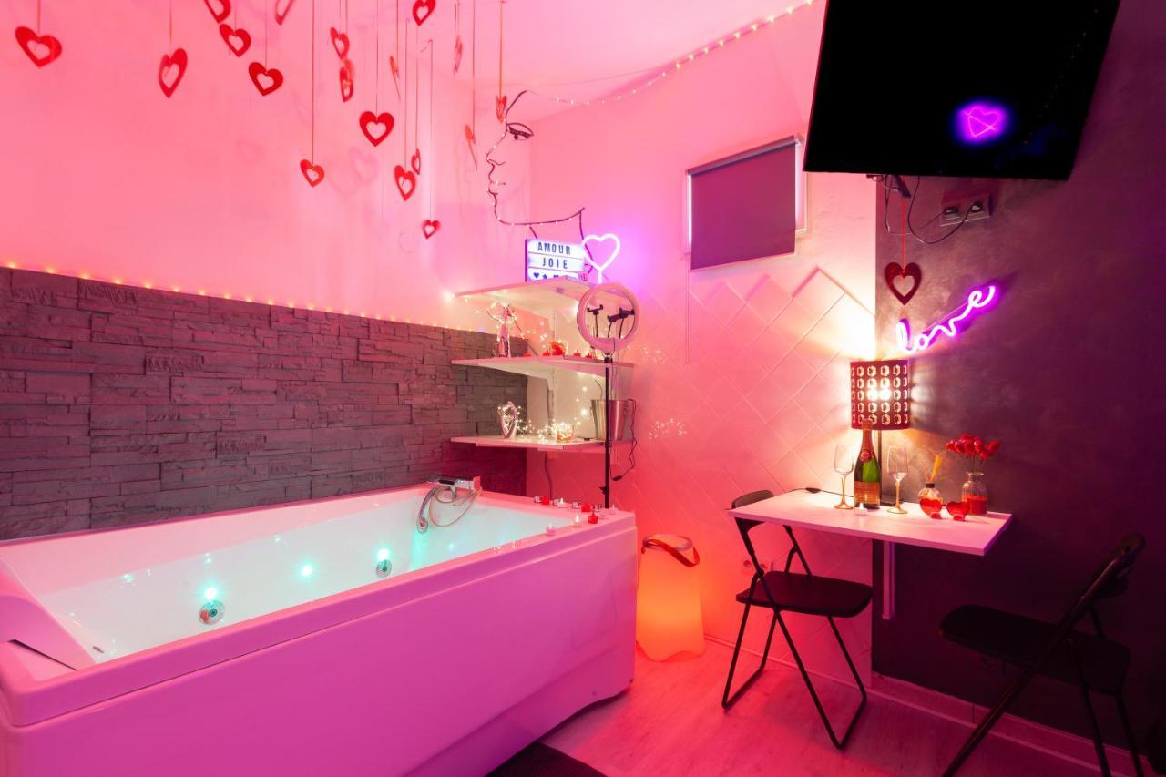 Love Room Avec Balneo 툴롱 외부 사진