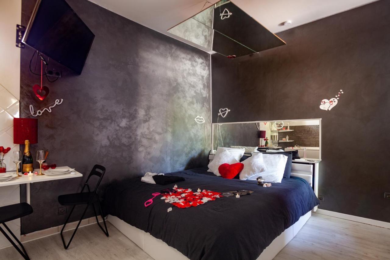 Love Room Avec Balneo 툴롱 외부 사진